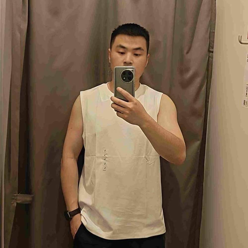 Profile image of Yijun Zhou